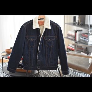 Levi’s - Sherpa Trucker Jacket - Juniper Dark Wash - Men’s Small